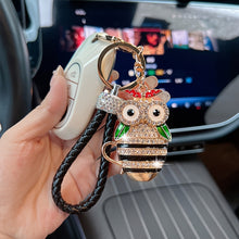 Búho Glam™ – Llavero de Búho con Cristales y Detalle de Taza