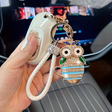 Búho Glam™ – Llavero de Búho con Cristales y Detalle de Taza