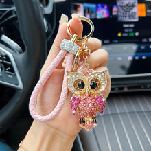 Búho de la Suerte™ – Llavero con Cristales que Atraen Luz y Buena Energía